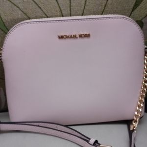 Michael Kors purse brand new with tags still on it